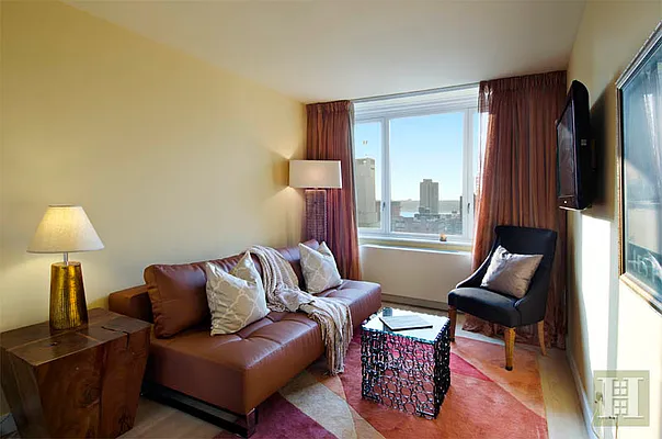 Rented by Halstead Real Estate | media 39