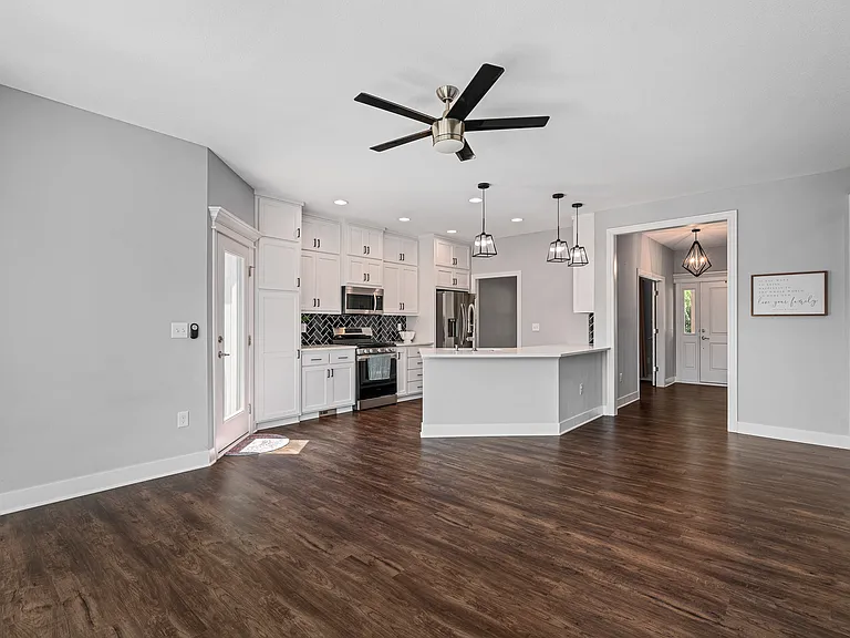 8435 Ottawa St — Photo 8