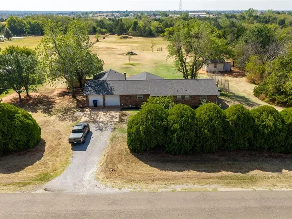 4150 W Evergreen Dr, Edmond, OK 73025