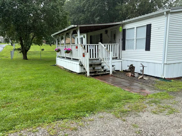 333 State Ave, Oak Hill, WV 25901
