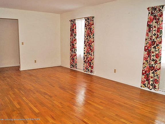 3rd image of 422 Westmoreland Ave