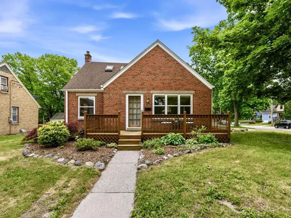 N46W5881 Spring STREET, Cedarburg, WI 53012