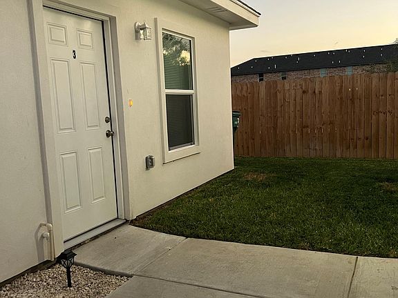 2nd image of 1401 Heritage Dr #3