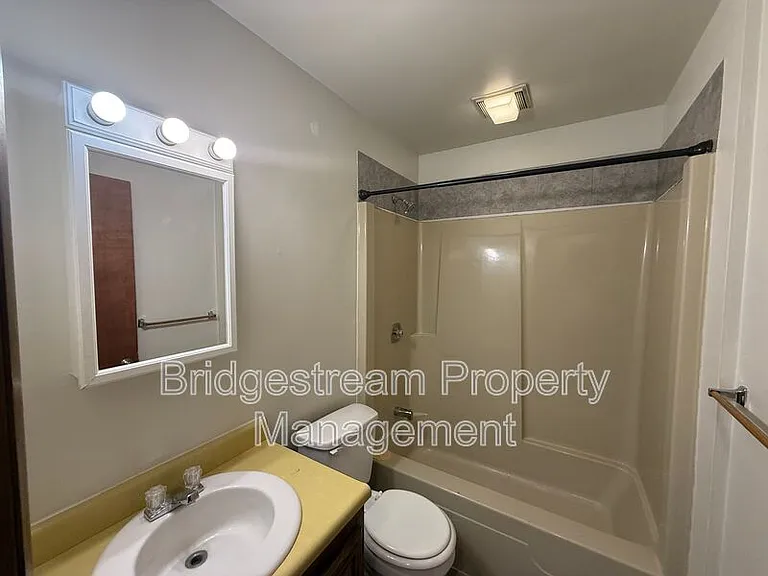 4525 Elliot Ave — Photo 10
