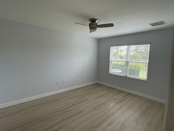 5th image of 1400 Lexington Sq SW