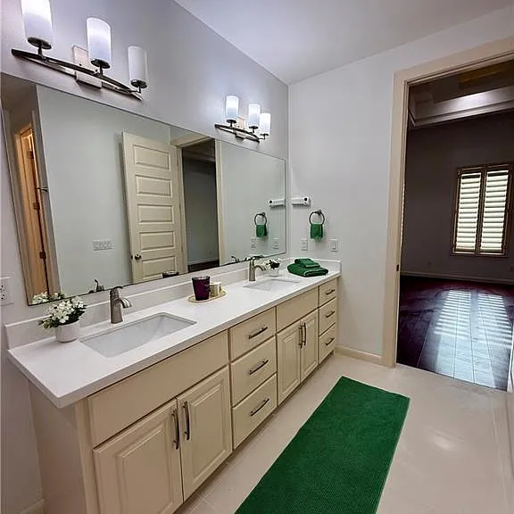 2818 Esmeralda St — Photo 29