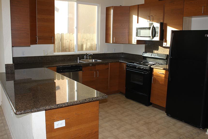 Beautiful spacious kitchen