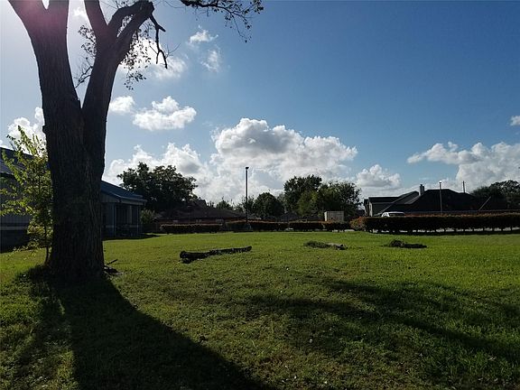 5th image of 8718 Cullen Blvd