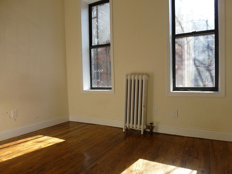1st image of 215 E 4th St APT 4