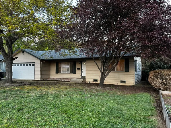 925 NE Croxton Ave, Grants Pass, OR 97526