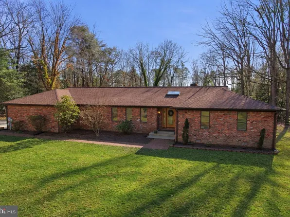 4640 Duley Dr, White Plains, MD 20695