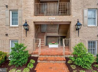 5709 Brewer House Cir APT T2, Rockville, MD 20852
