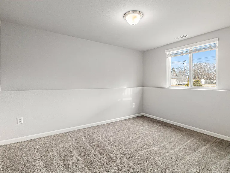973 Vertex Cir — Photo 20