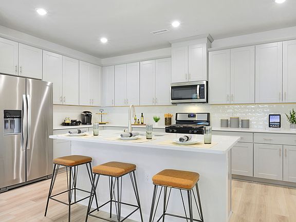 Spacious gourmet kitchen