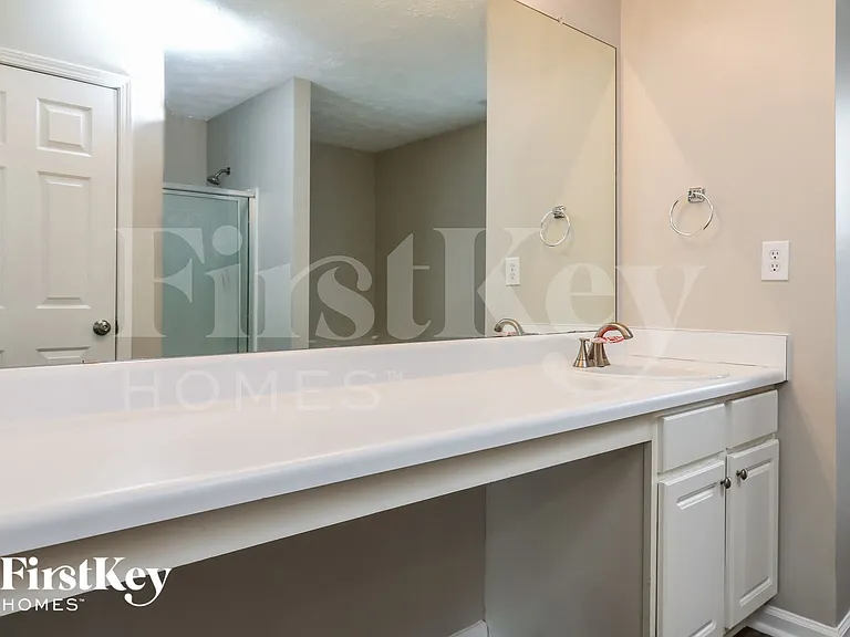 1213 Lakeview Cove Dr — Photo 8