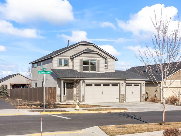 2497 NW Hemlock Way, Redmond, OR 97756