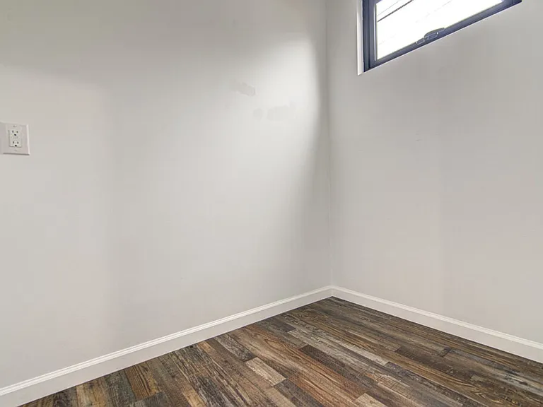 2704 Nottingham Ln — Photo 20