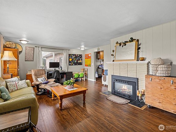 3rd image of 20181 Lafayette Road