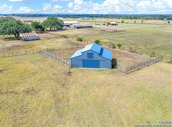 3rd image of 3761 State Highway 173 N