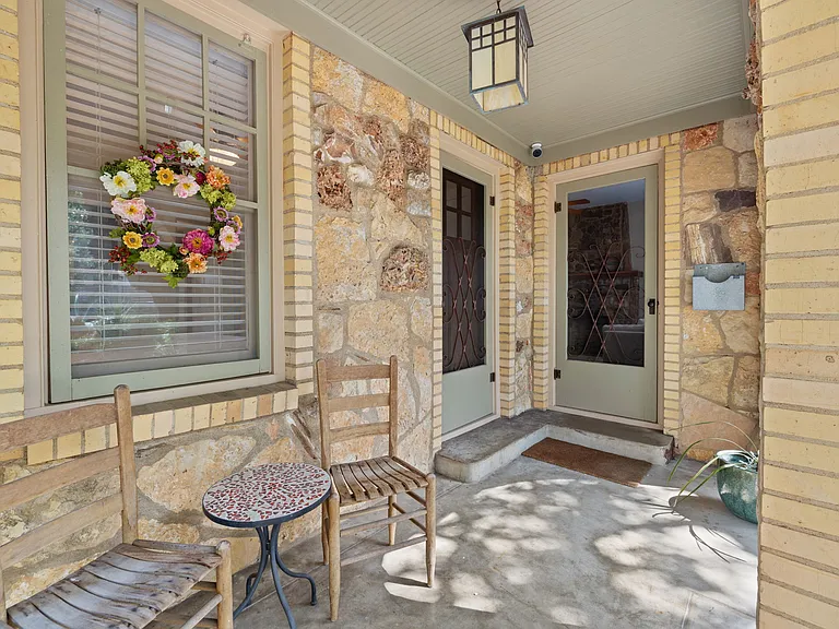 1004 Bouldin Ave — Photo 3