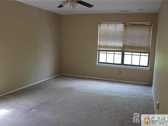 3rd image of 82 Keystone Ct