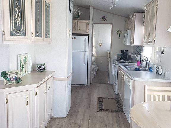 2nd image of 14500 Tamiami Trl E #504
