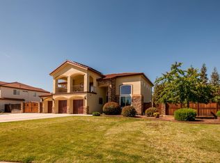 2579 Rall Ave, Clovis, CA 93611