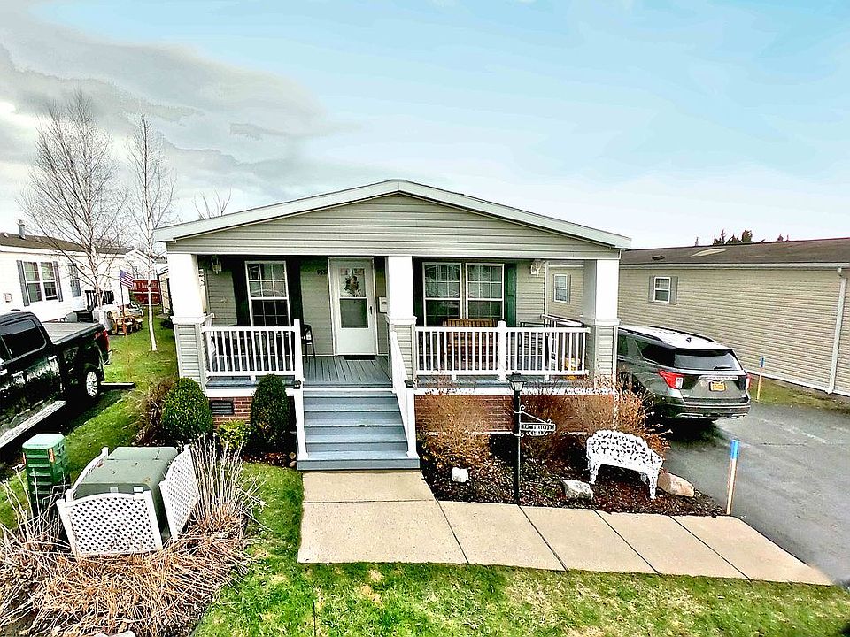 1st image of 9852 Tobermory Ave
