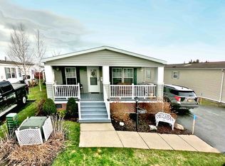 9852 Tobermory Ave, Clarence, NY 14031
