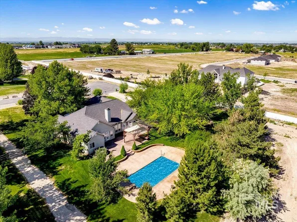 9222 Willow View Dr, Middleton, ID 83644