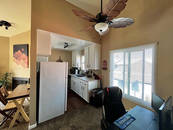 Kitchen /breakfast nook - furniture not included