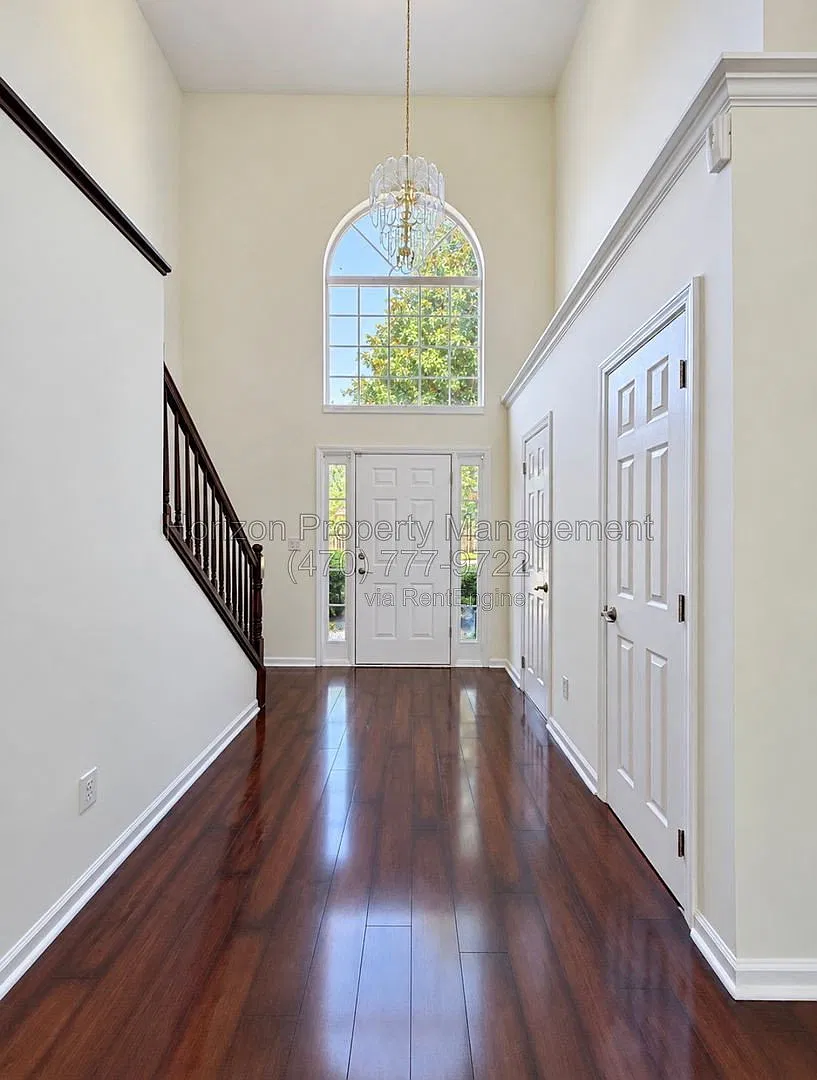 3 bed, 2.5 bath, 2057 sqft, $2,750 — Photo 3