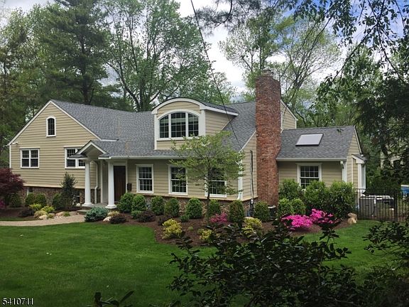 4th image of 197 Parsonage Hill Rd