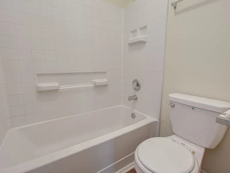 10410 Solitude Way — Photo 38