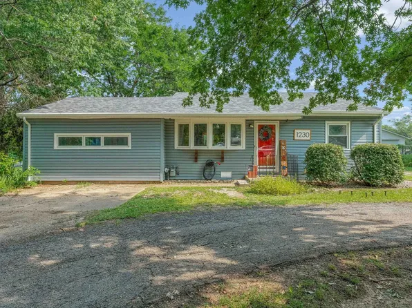 1230 NW Sunset Ln, Topeka, KS 66618