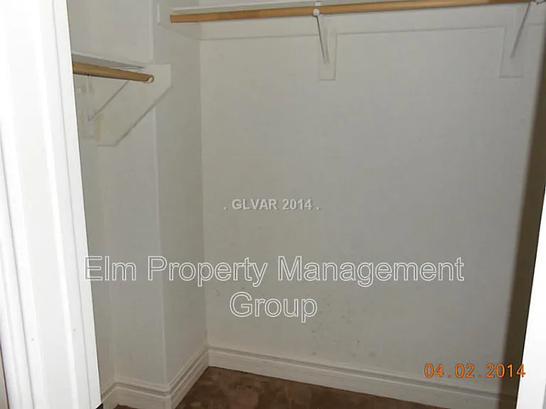 9795 Waukegan Ave — Photo 7