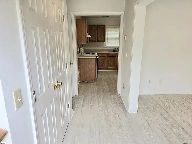617 Golden Springs Ln — Photo 3