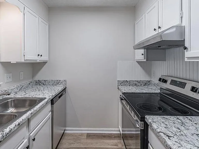 1050 Holcomb Bridge Rd — Photo 11