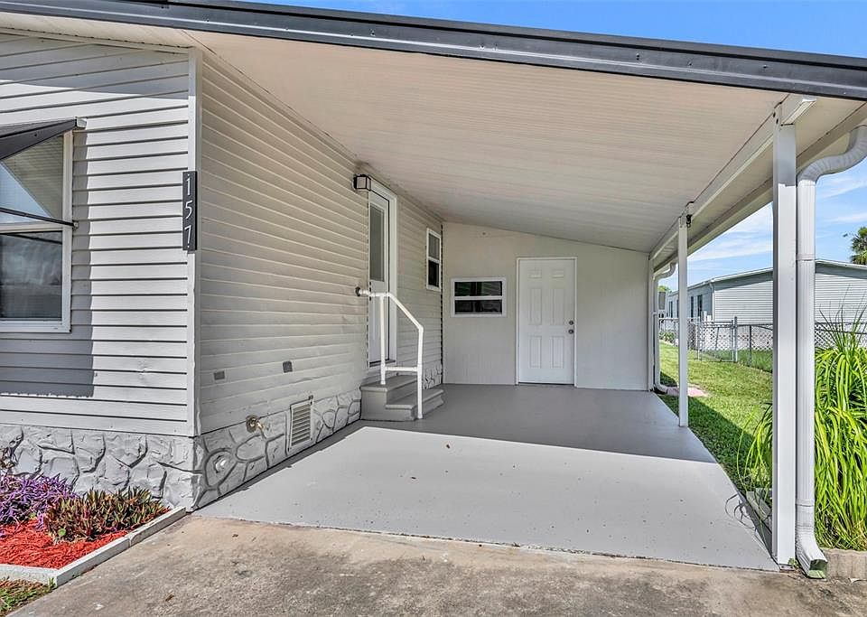 1st image of 157 Cypress Dr