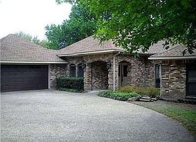 2nd image of 3916 Leon Dr
