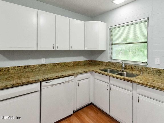 3rd image of 5626 VERBENA Road