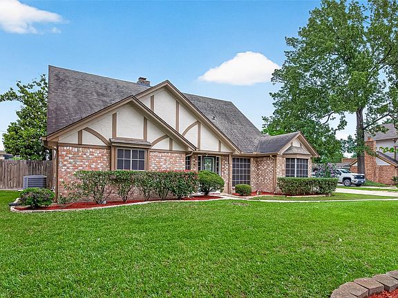 3rd image of 607 E Cypresswood Dr