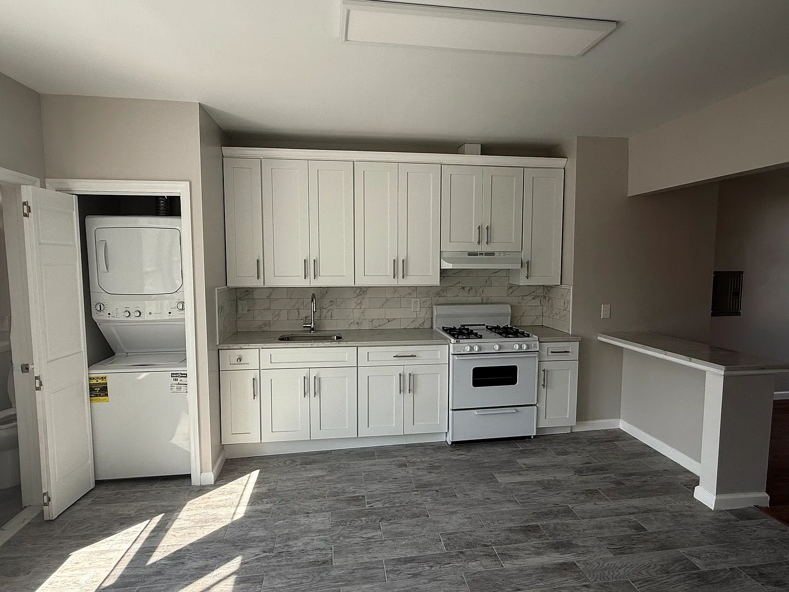 2 bed, 800 sqft, $2,495 — Photo 1