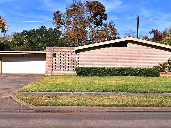 2nd image of 5126 Beechnut St