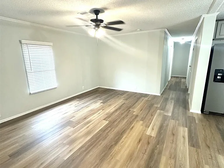 11930 Greenglen Dr — Photo 3
