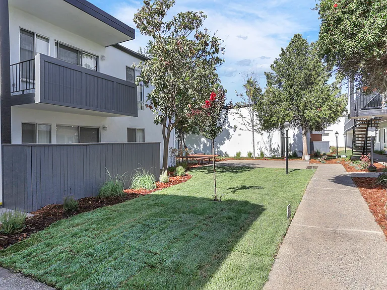 Courtyard Apartments — Photo 19