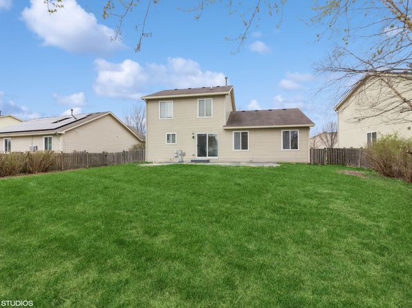 2668 Jenna Cir, Montgomery, IL 60538
