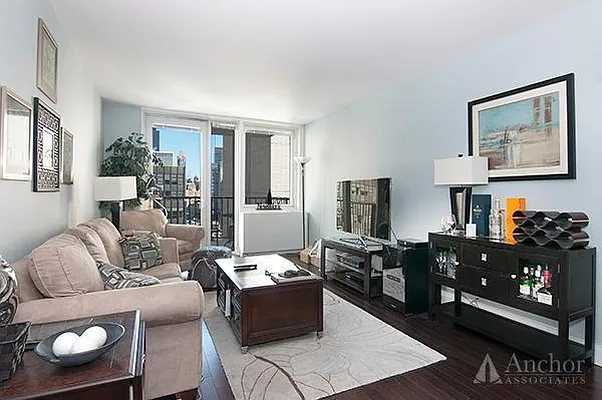 Rented by Anchor Associates | media 7