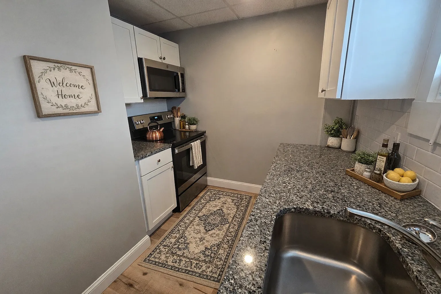 Studio, 200 sqft, $1,450 — Photo 2