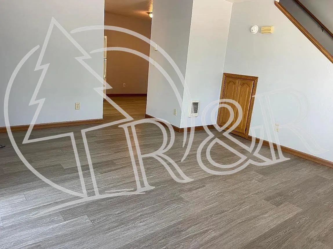 3 bed, 1.5 bath, 1310 sqft, $2,095 — Photo 4
